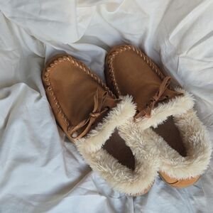 Men Cozy Brown Moccasins with Faux Fur Lining